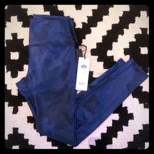 NWT Alo Yoga High Waisted Airbrush Leggings